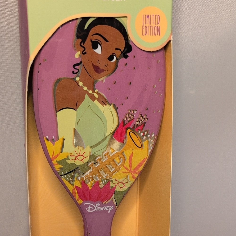 Disney Princess Tiana Wet Brush - Picture 3 of 6